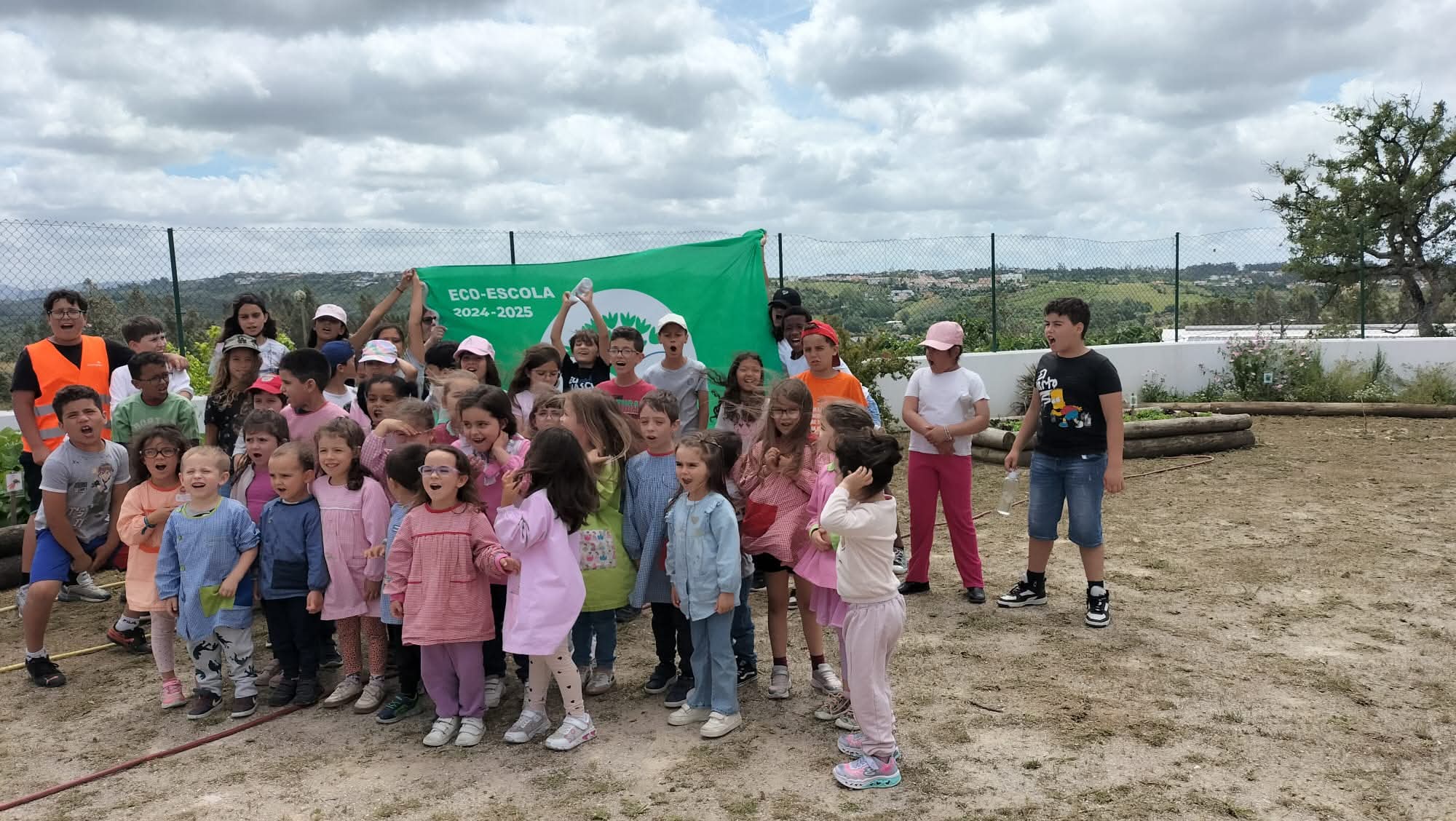 Confraterização entre os alunos da EB Vidigal e o JI Cortes