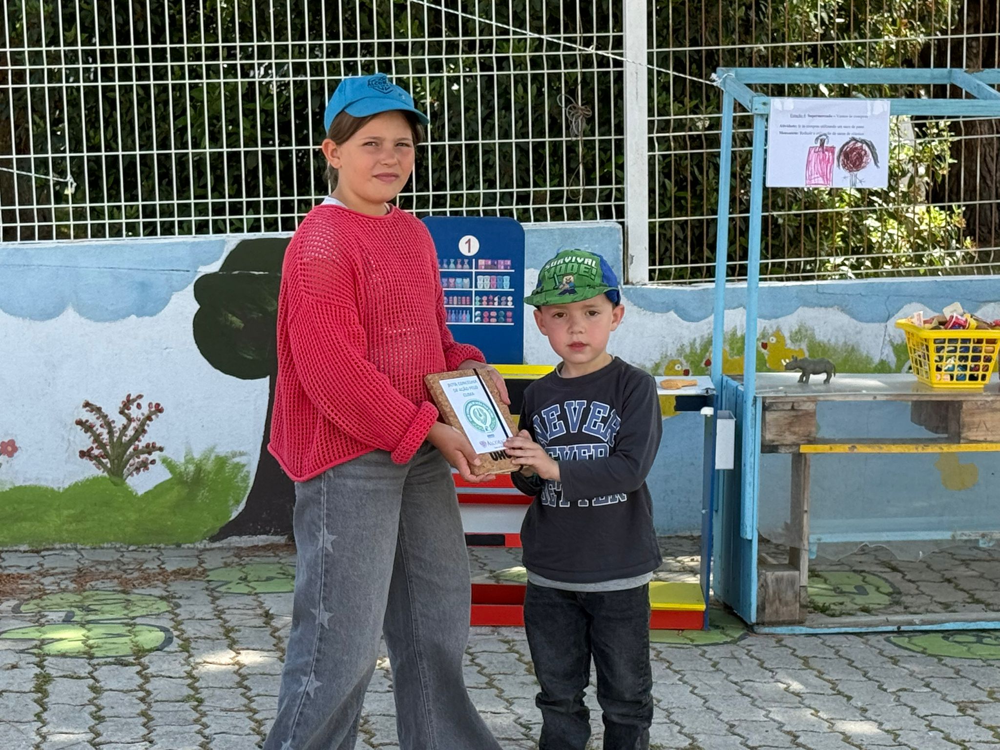 Passagem de testemunho do Jl do Vimeiro com os eco conselheiros do Centro Escolar de Turquel