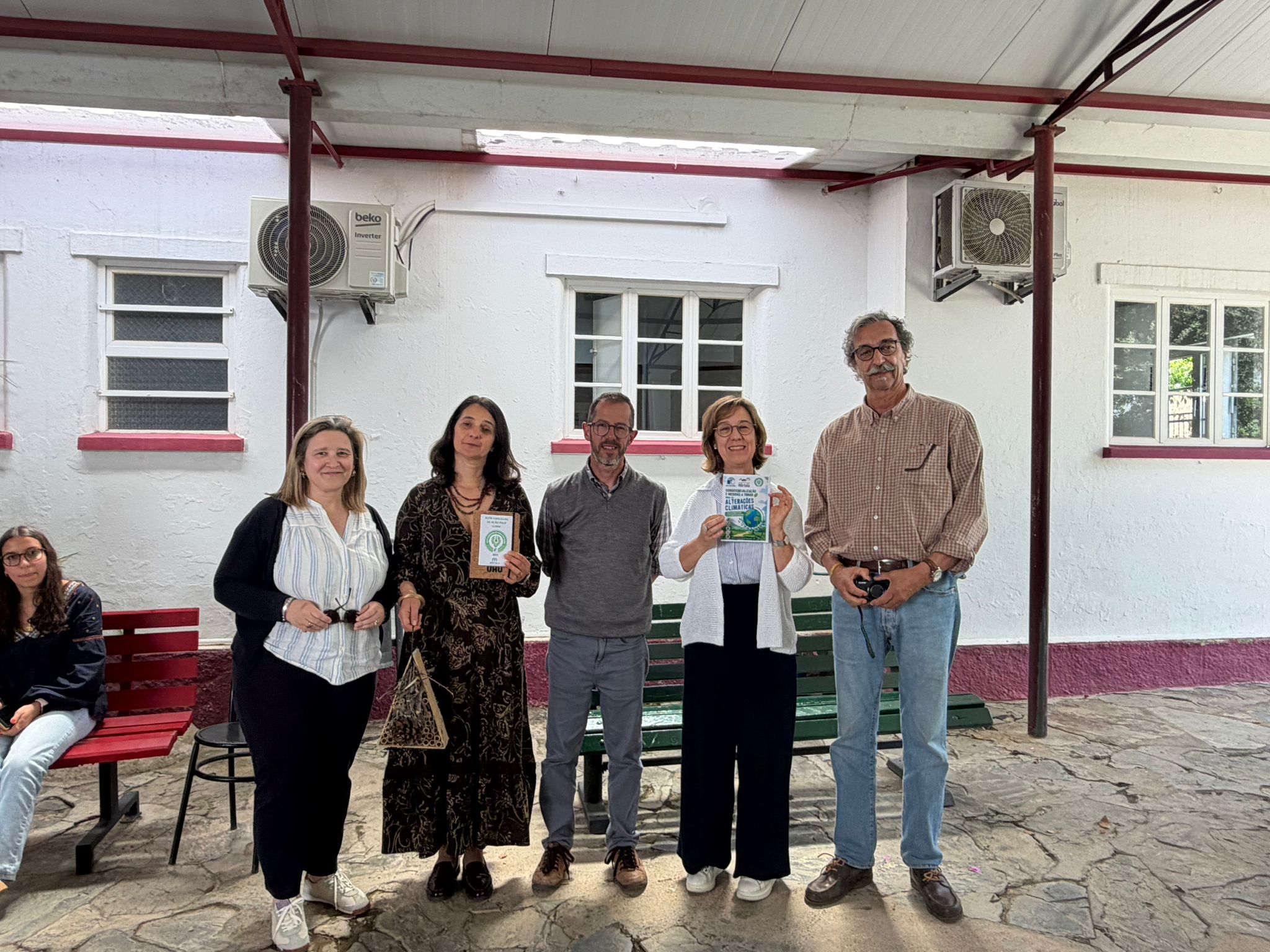 Entrega do Caderno (Agrupamento de Escolas de Mértola à ALSUD)