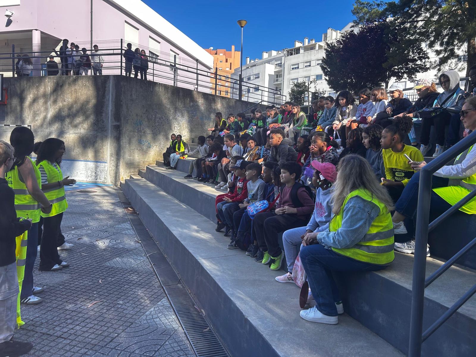 Partilha de iniciativas realizadas no âmbito do Eco-Escolas, com alunos de outras escolas.