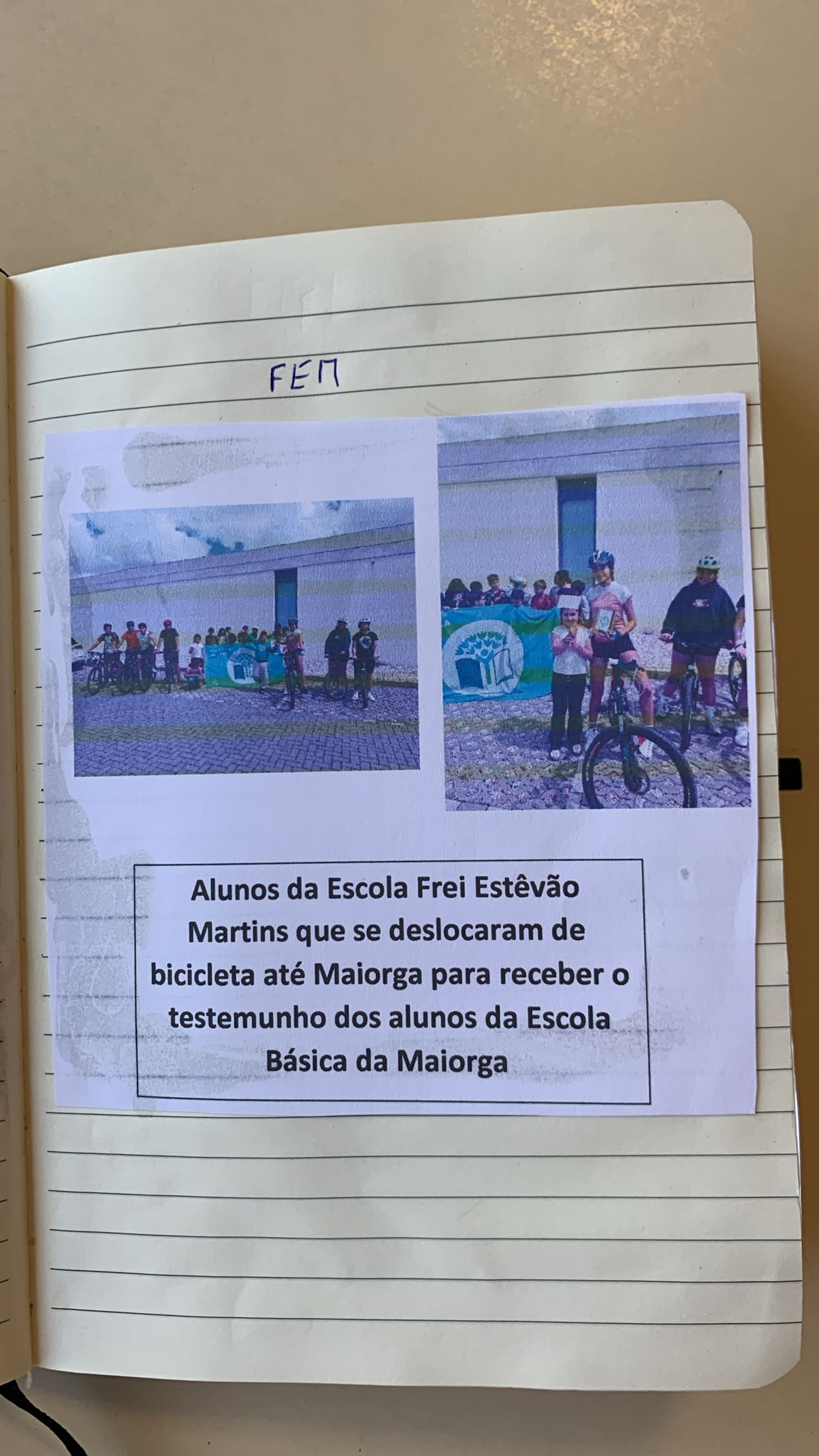 Alunos na Escola da Maiorga para recolha do testemunho