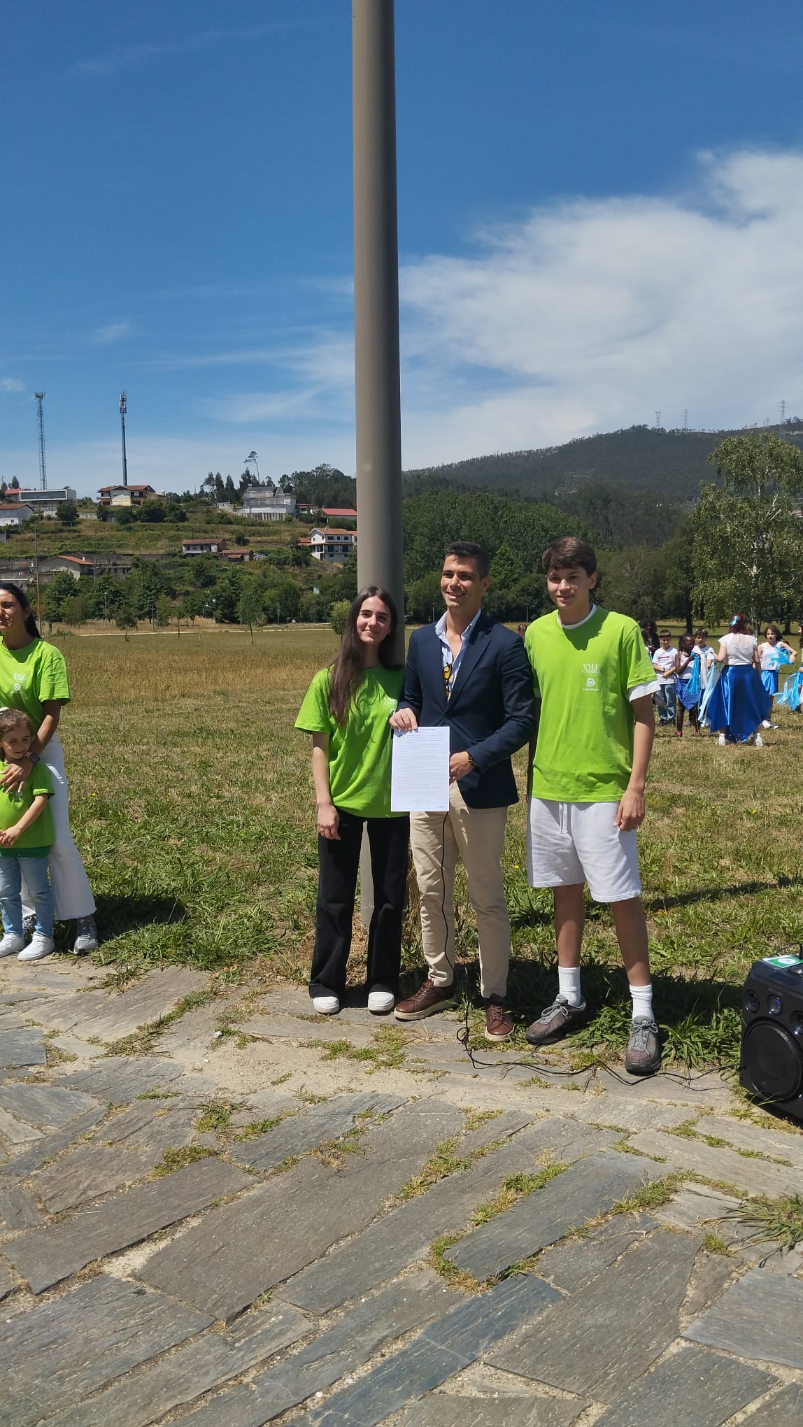 Entrega do compromissos da escola ao sr. presidente da Câmara Municipal de VLC.