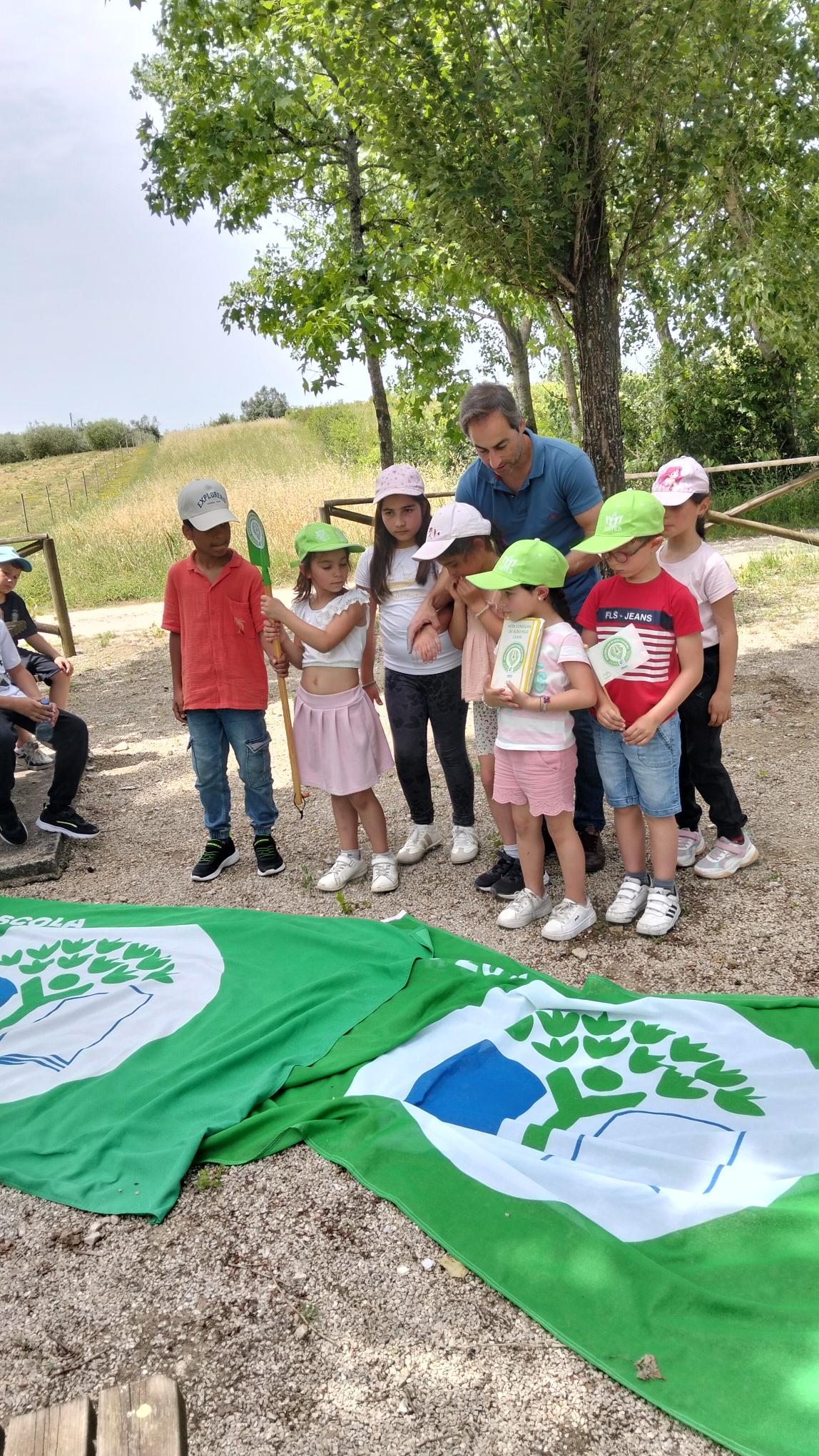 Passagem de testemunho no lago do Sume e atividade sobre a biodiversidade ali existente.