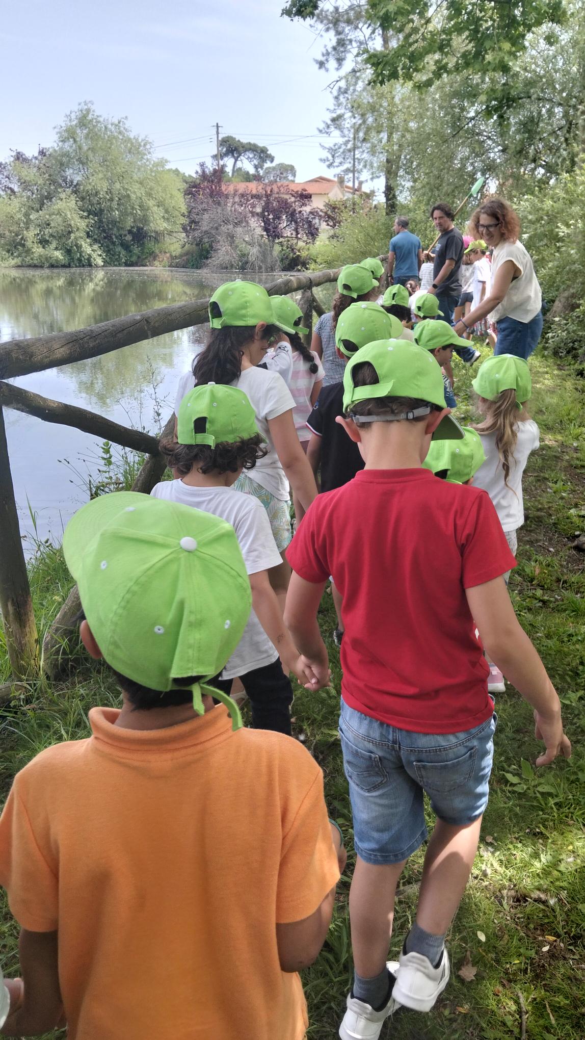 Passagem de testemunho no lago do Sume e atividade sobre a biodiversidade ali existente.