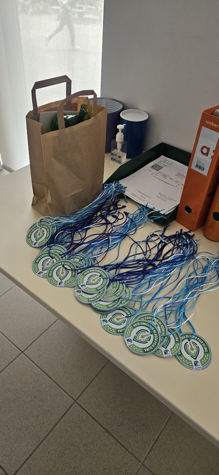 Identificação dos participantes na Caminhada até às Piscinas Municipais