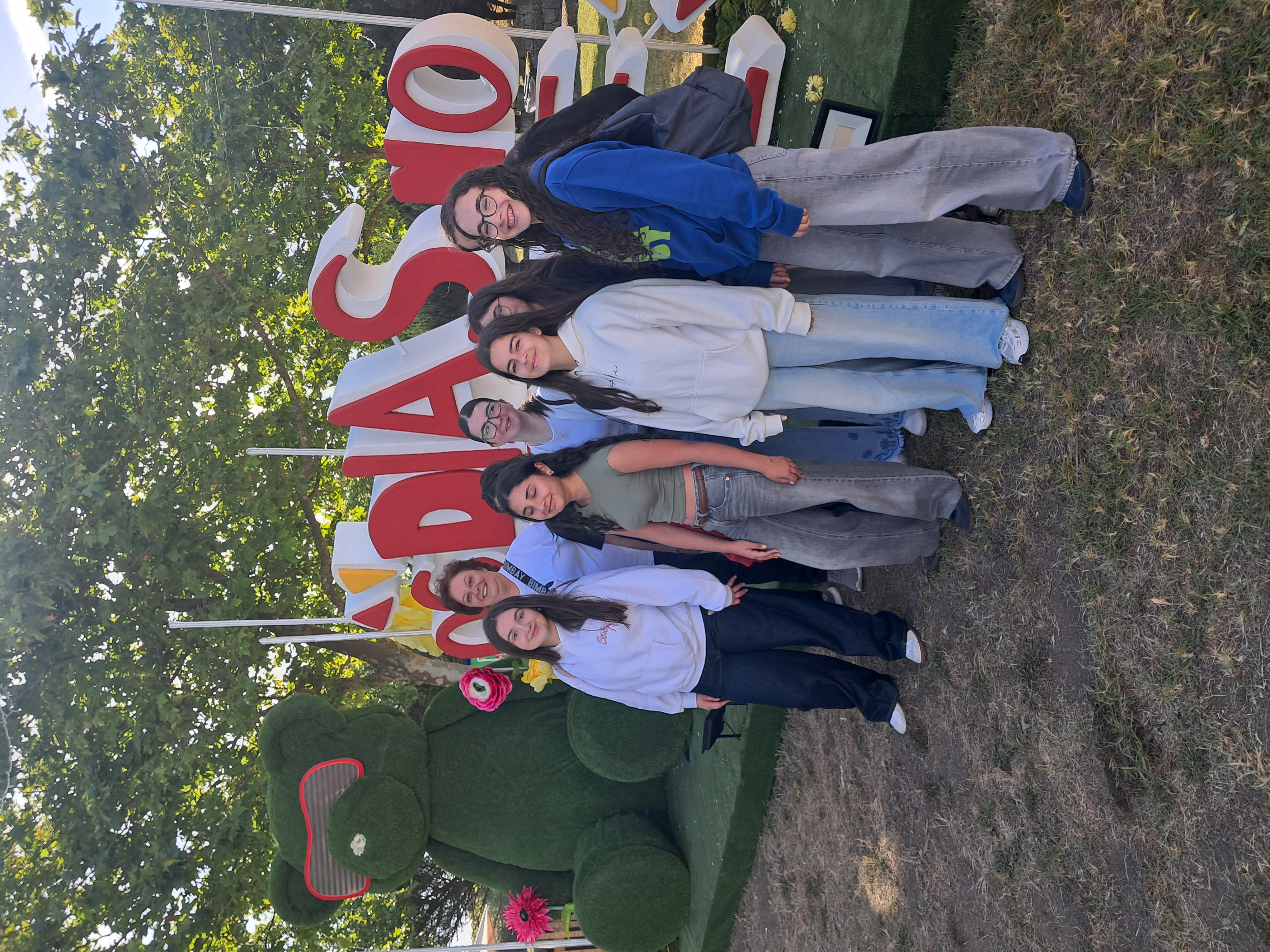 Foto no Parque da Cidade (coordenadora do Eco escolas e alunas Eco conselheiras)