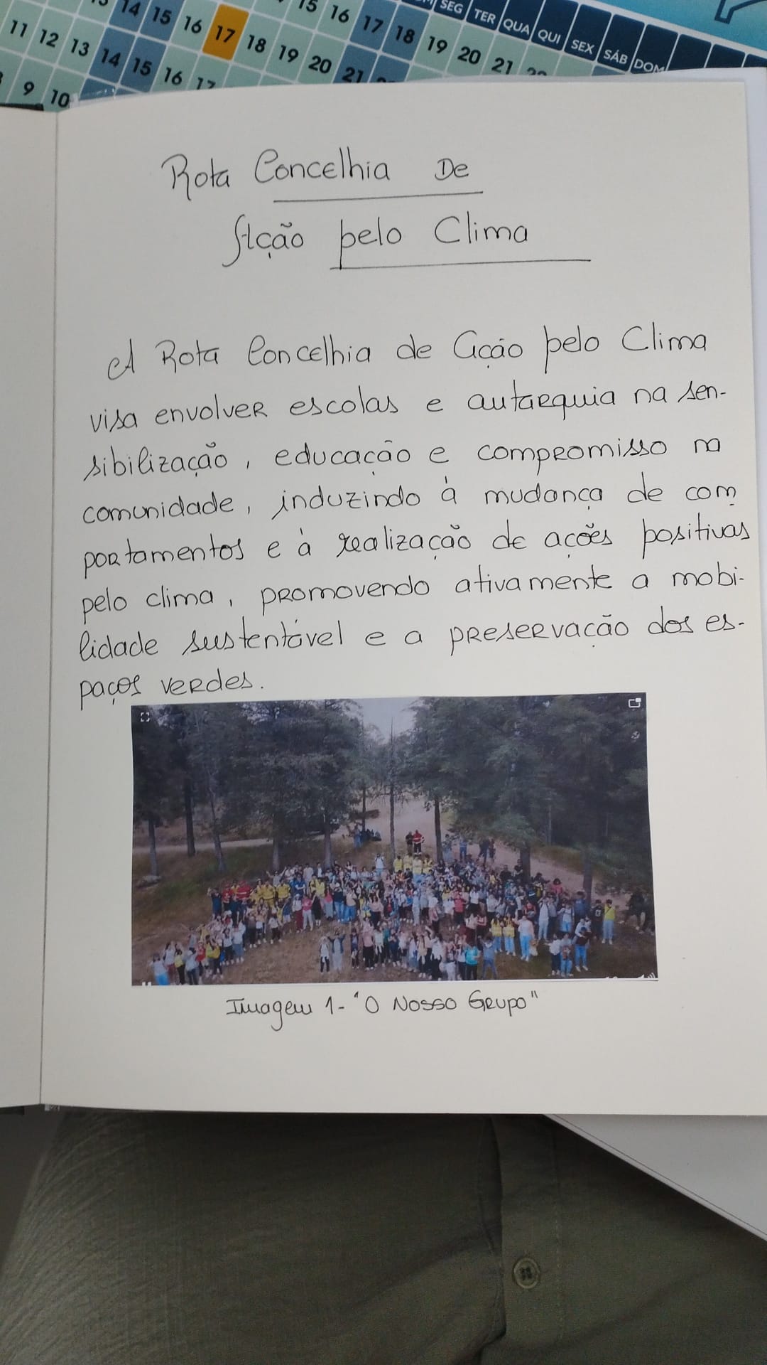 Foto do grupo que participou na caminhada e limpeza do baldio das ferrarias.