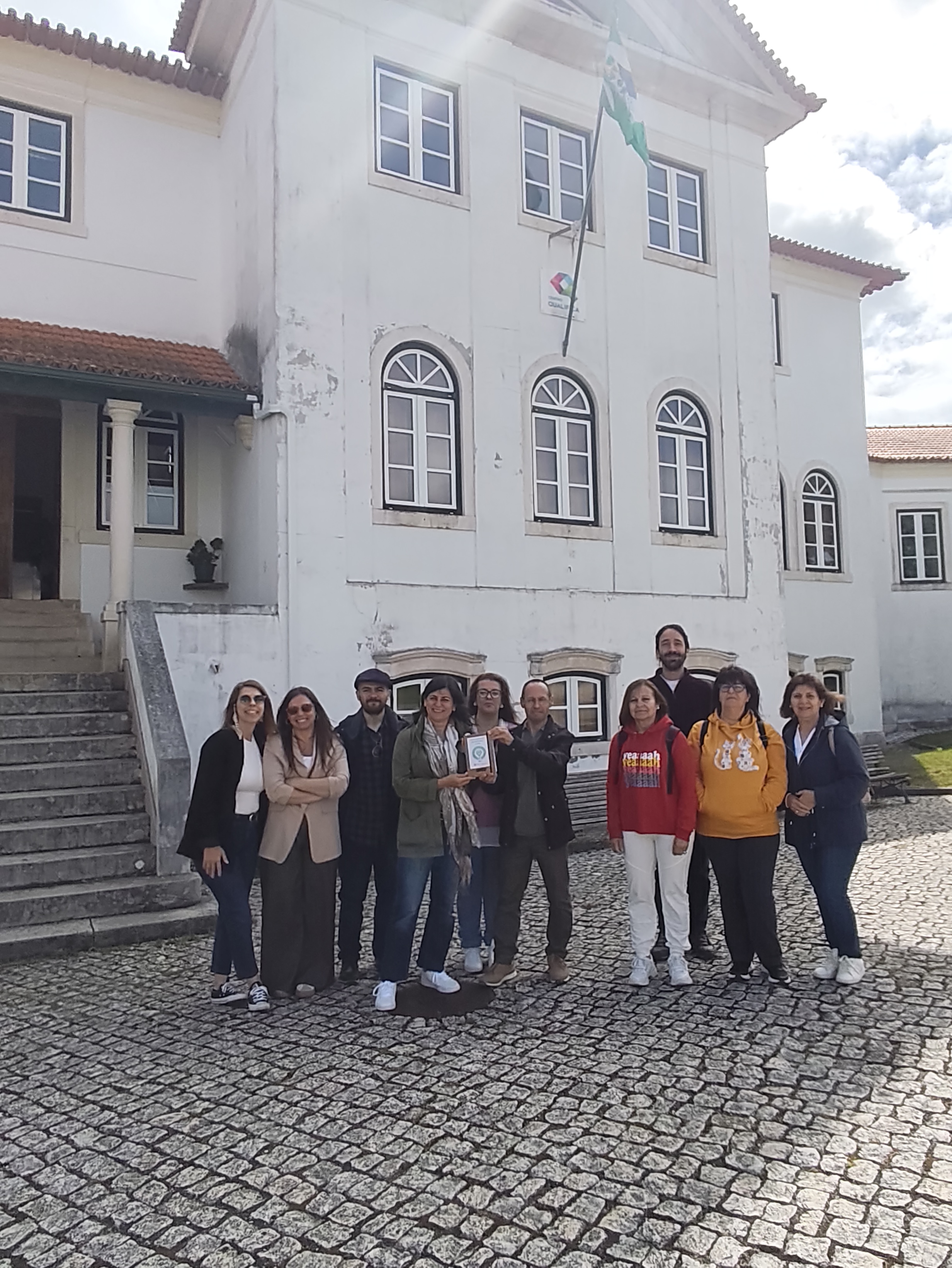 Concentração dos elementos do Centro Qualifica de Cister e partida.
