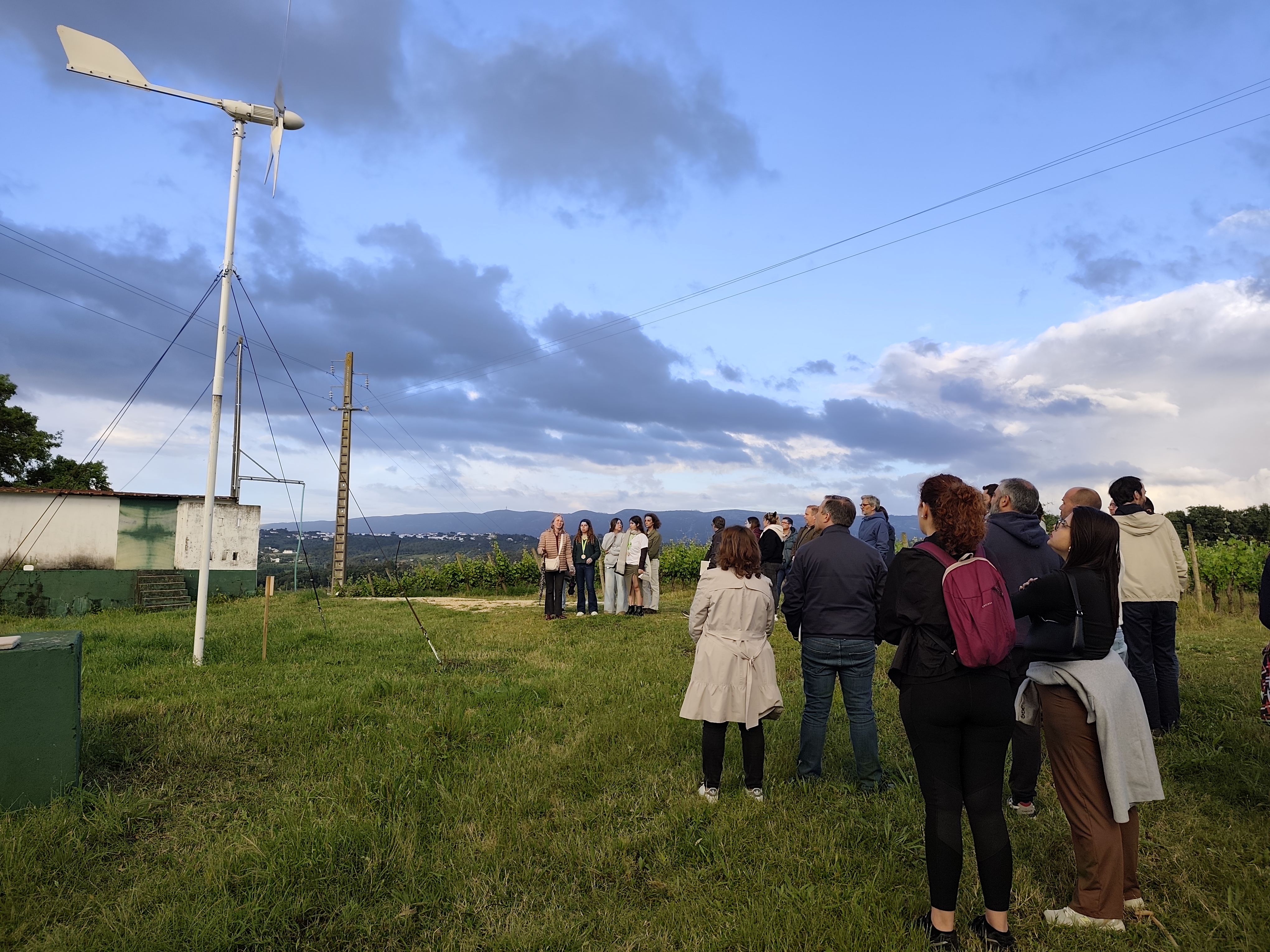 Deslocação até à EPADRC e visita a turbina eólica deles.