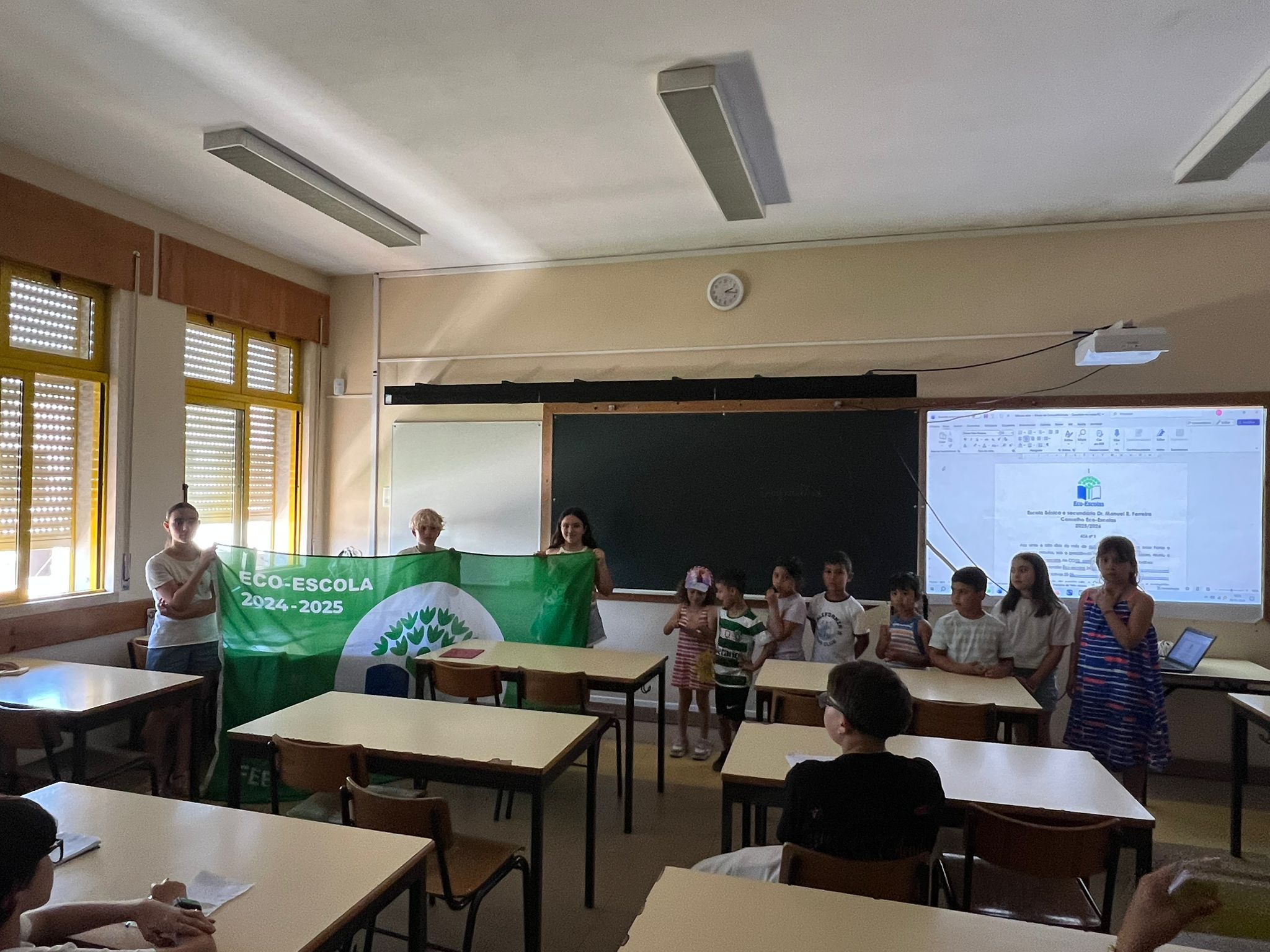 Entrega do livro/testemunho da Rota Concelhia de Ação pelo Clima