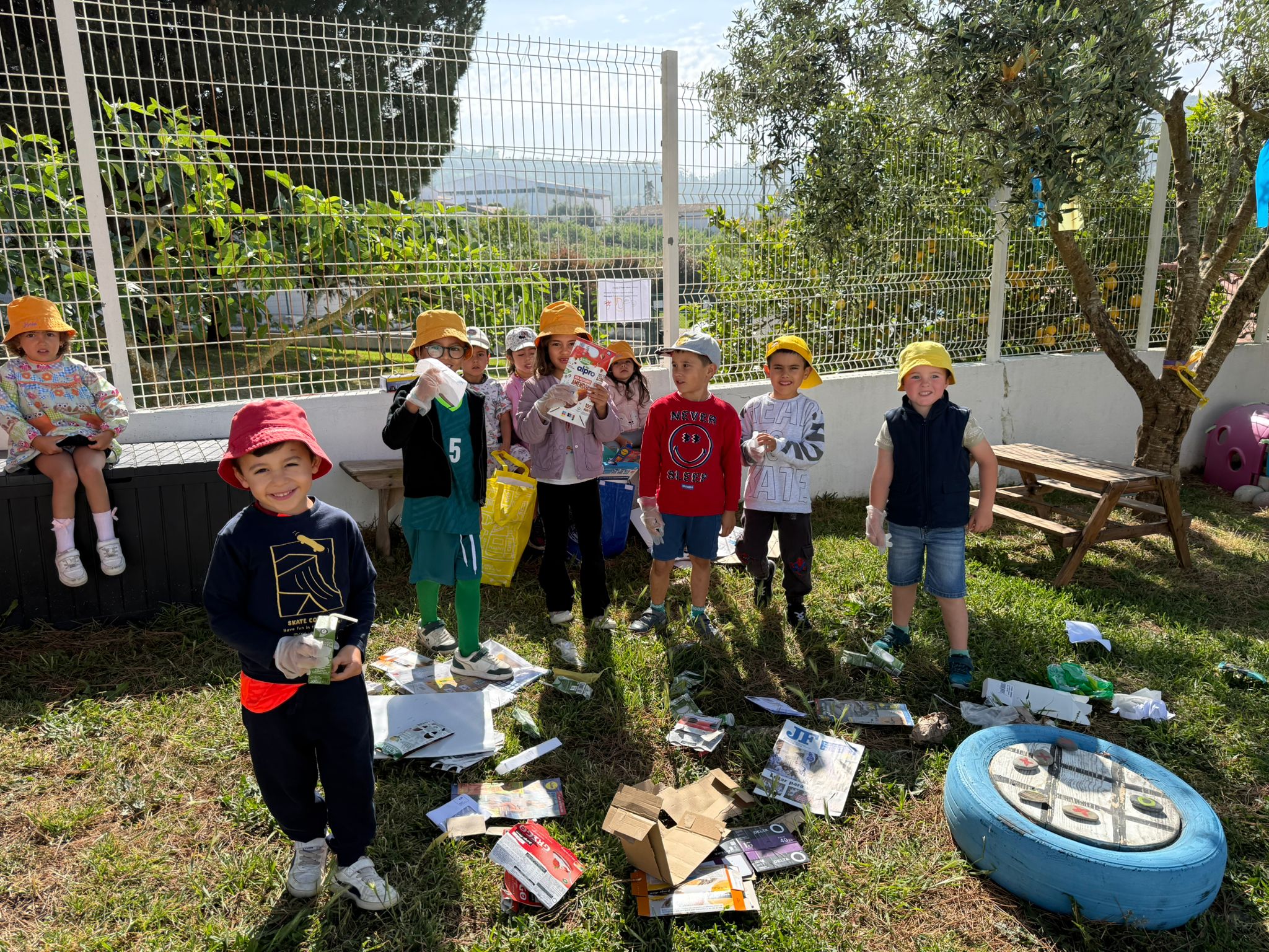 A reciclagem: reduzir o lixo e reciclar os resíduos.