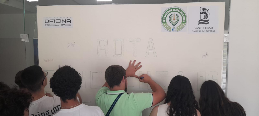 Construção do mural da Rota Concelhia - Compromissos ecológicos para a preservação do meio ambiente e do planeta em geral.
