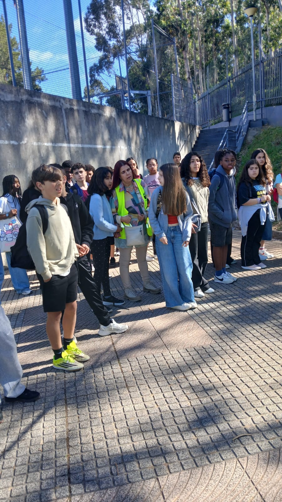 Participando em atividades na escola Escultor Francisco dos Santos