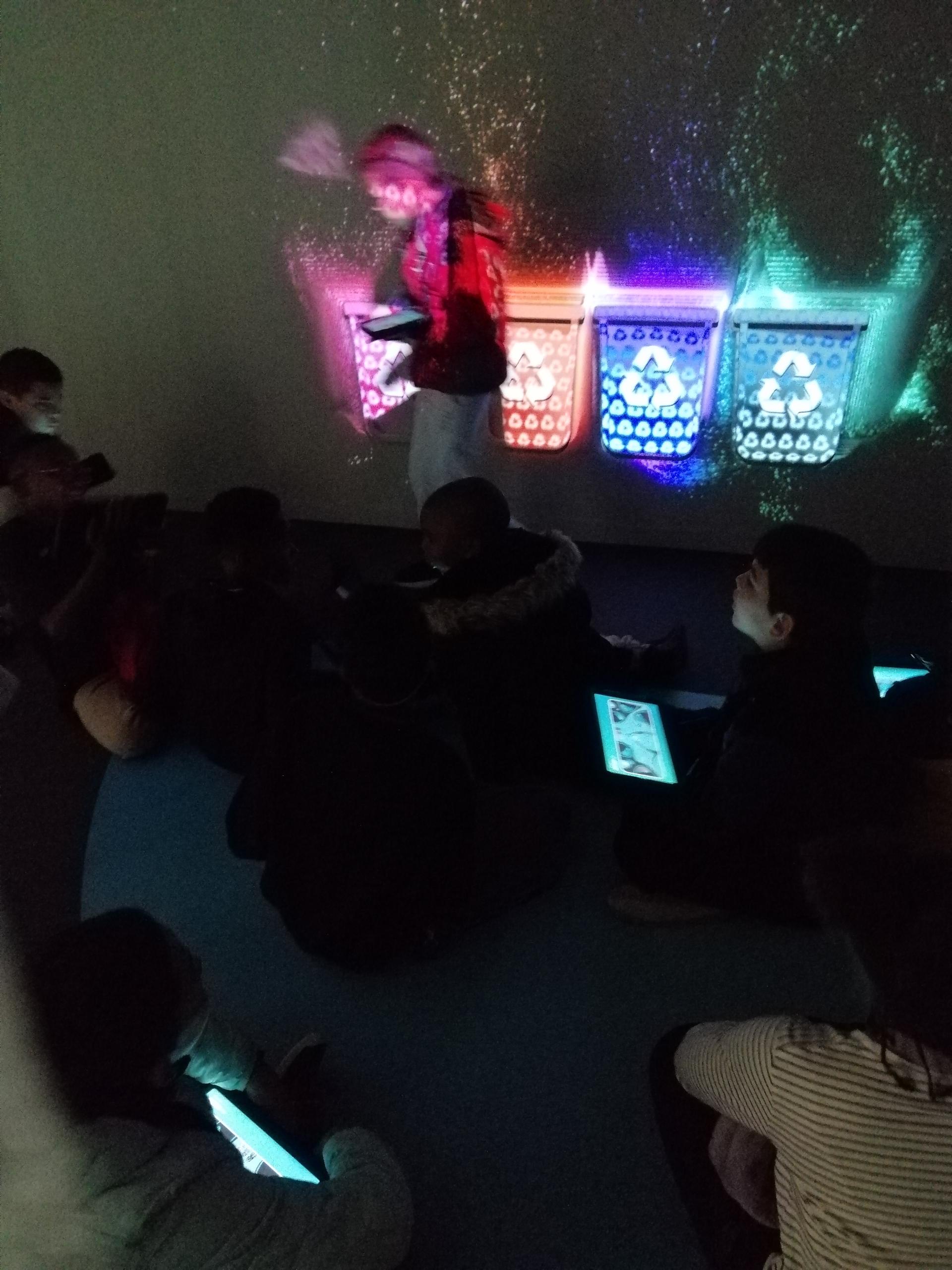 Visita a um espaço da CMS dedicado à problemática do lixo